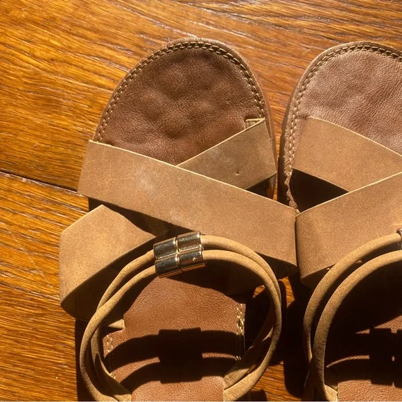 SHEIN Tan Strappy Women's Sandals - Picture 3 of 7